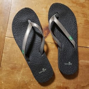 Sanuk Flip Flops